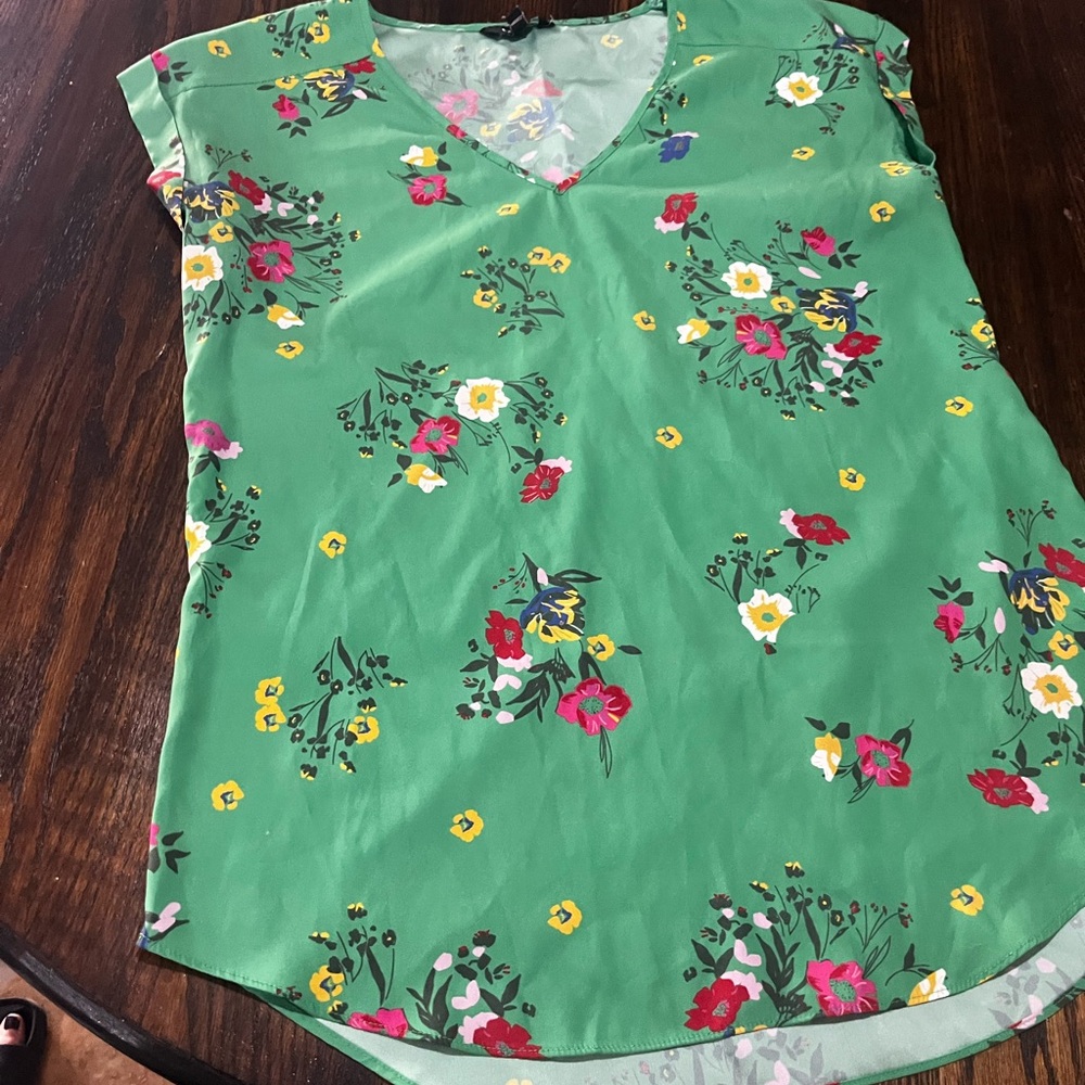 Express gramercy floral top- size medium